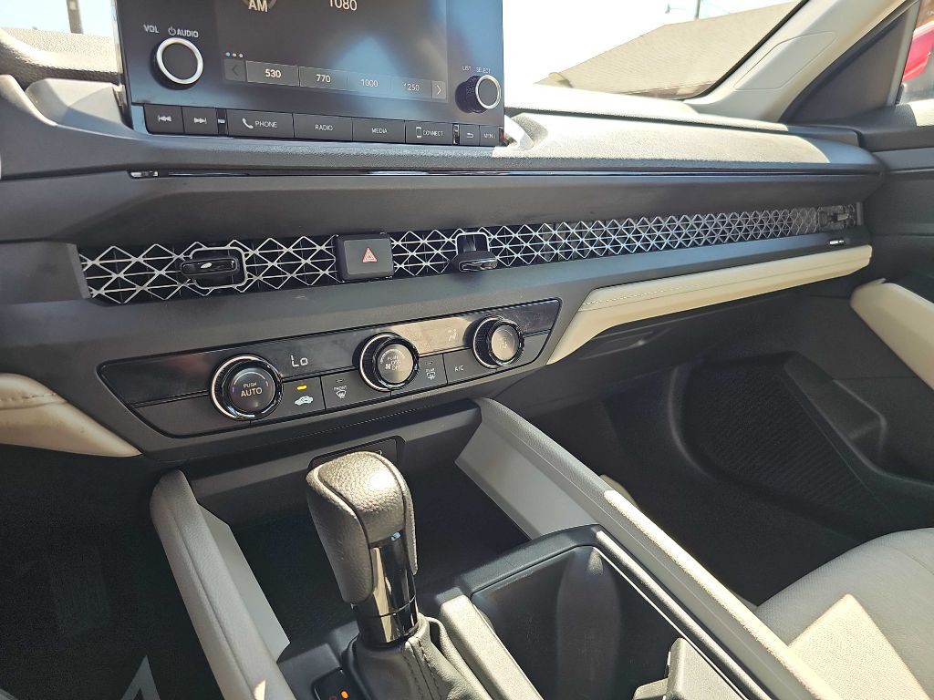 2023 Honda Accord Image 27
