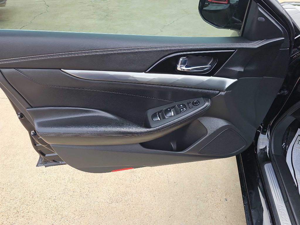 2021 Nissan Maxima Image 12