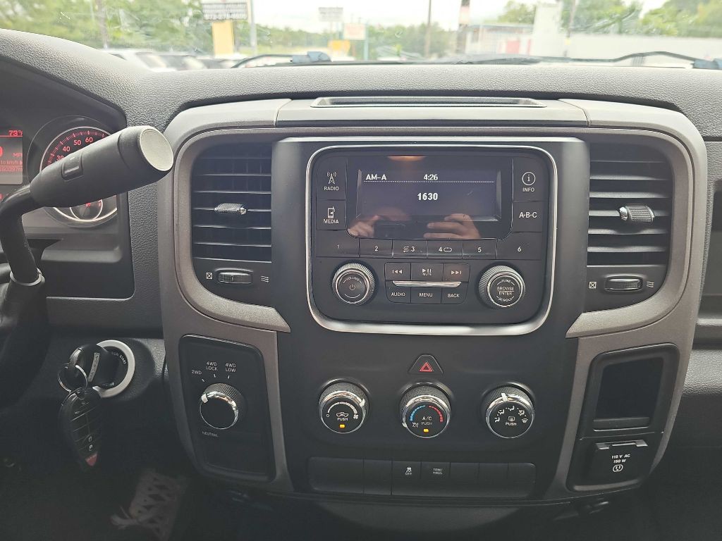 2015 RAM 1500 Image 28