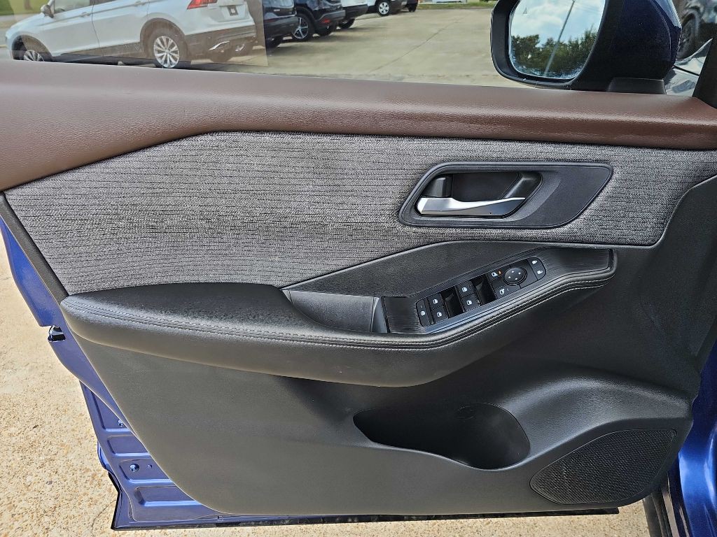 2022 Nissan Rogue Image 12