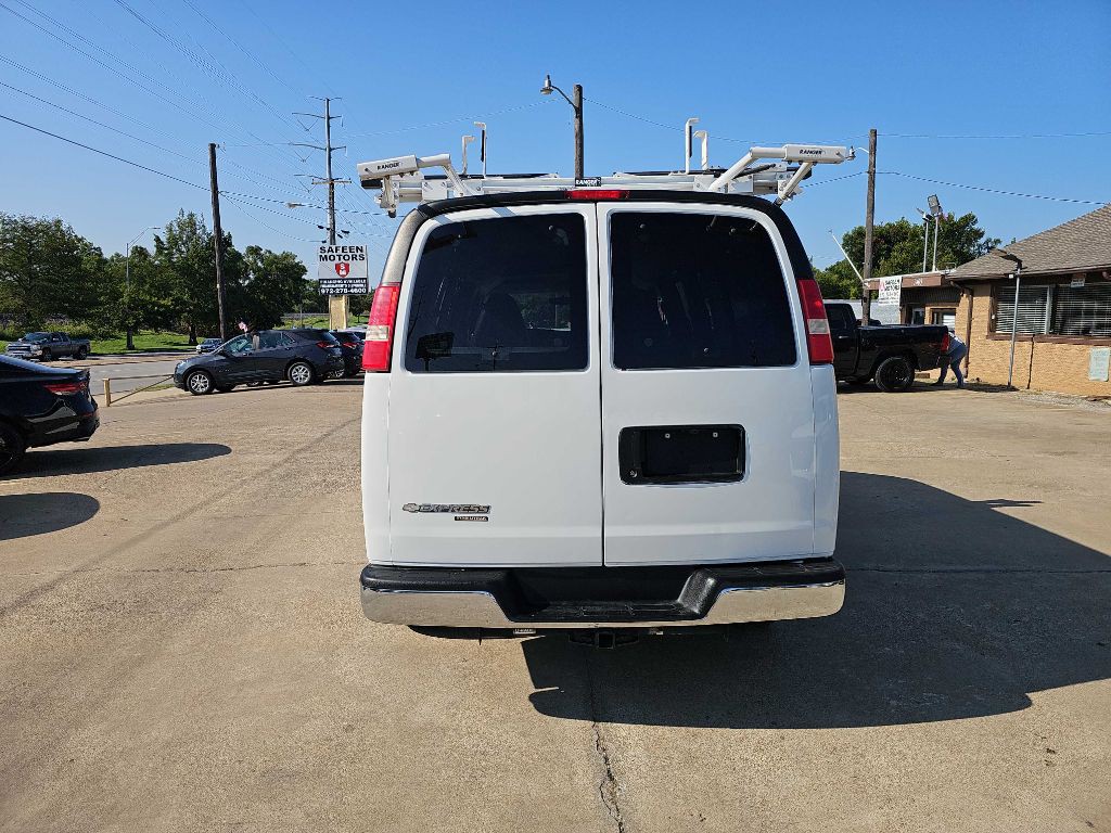2013 Chevrolet Express Image 5