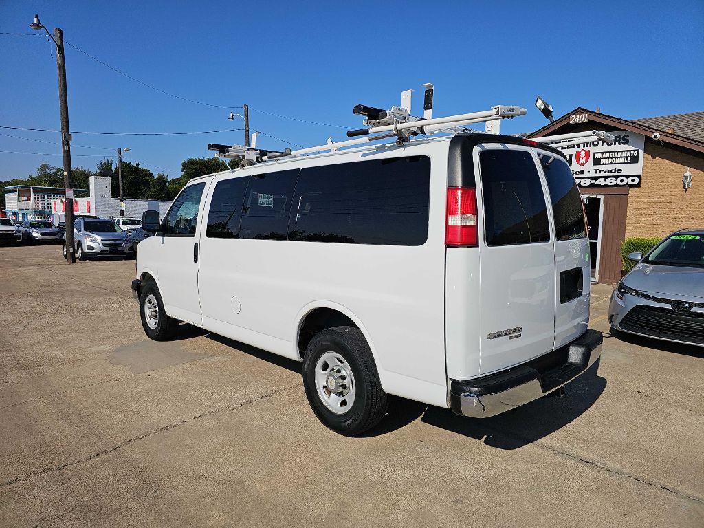 2013 Chevrolet Express Image 3
