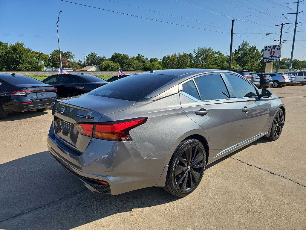 2022 Nissan Altima Image 2