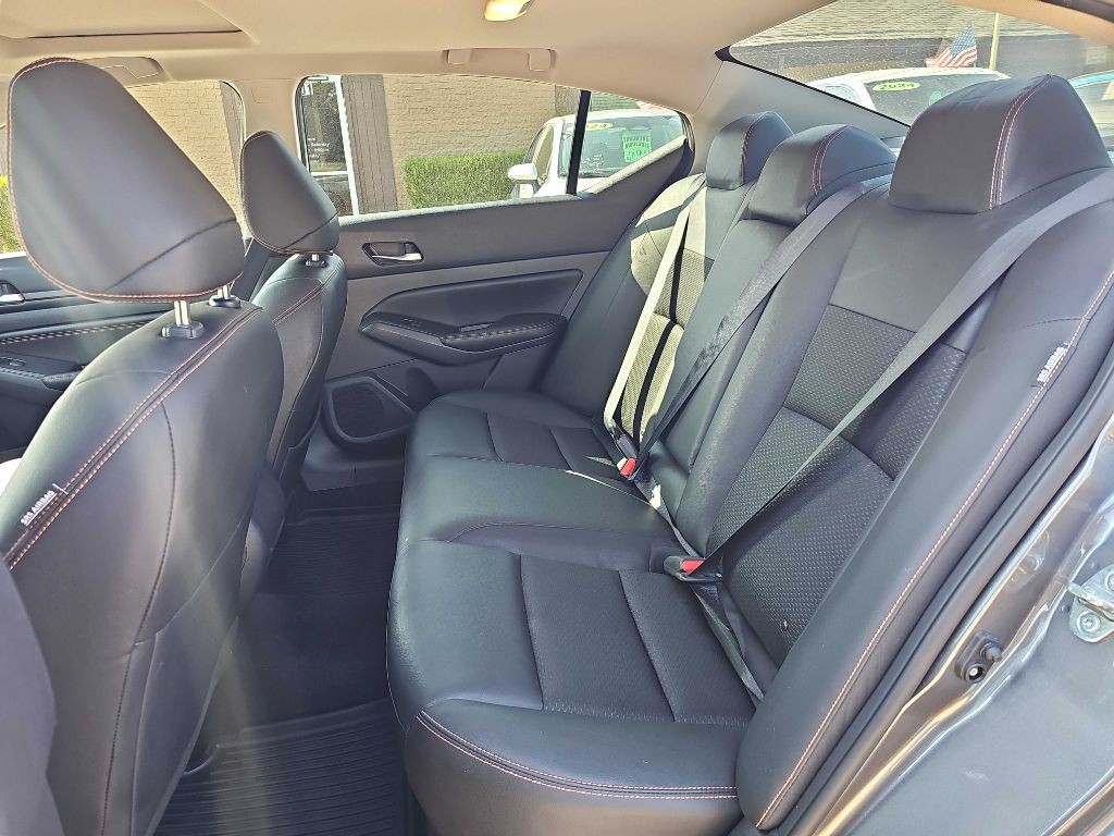 2022 Nissan Altima Image 16