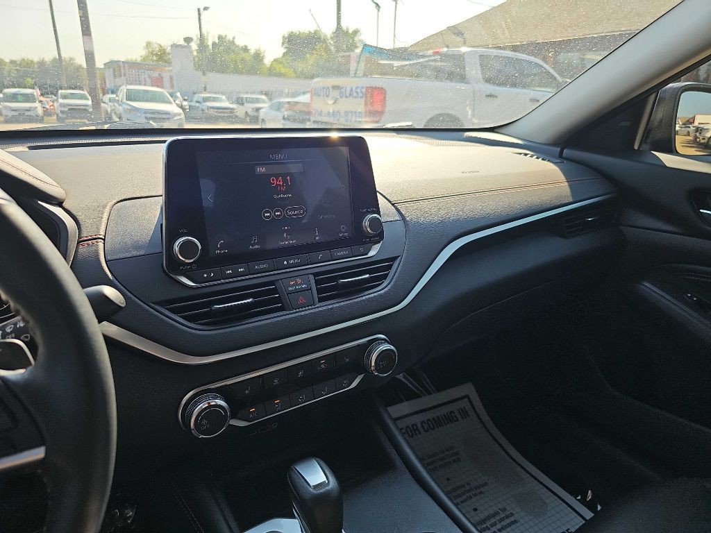 2022 Nissan Altima Image 27