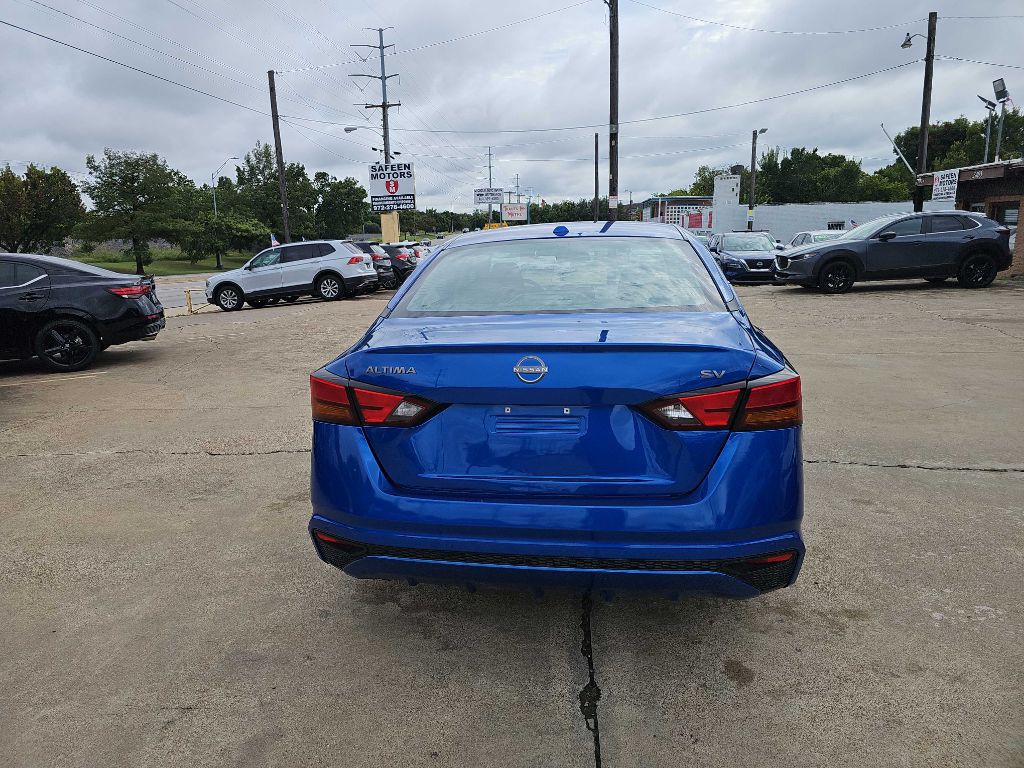 2025 Nissan Altima Image 2