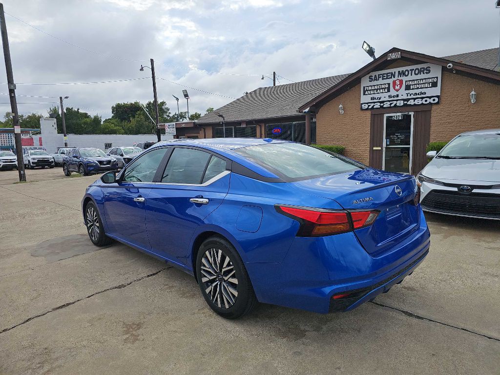 2025 Nissan Altima Image 4
