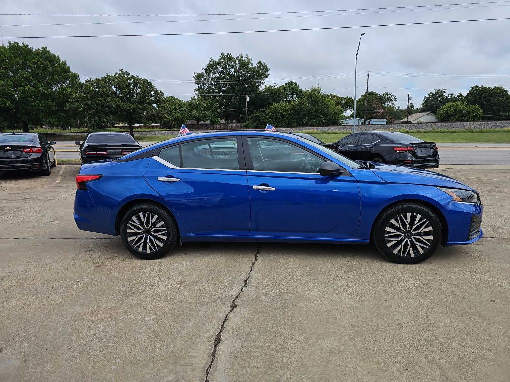 2025 Nissan Altima Image 5