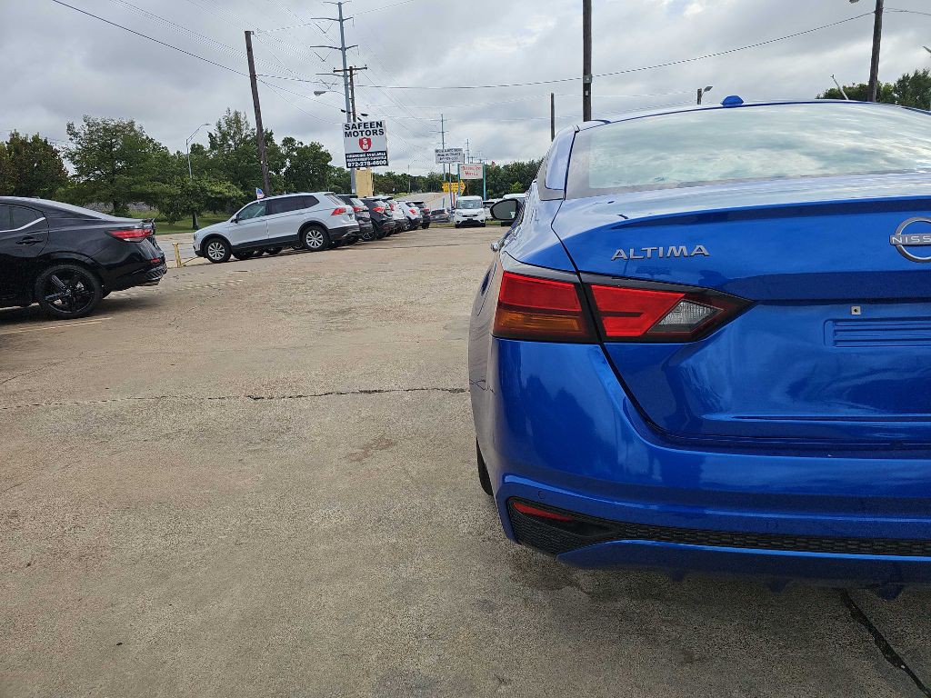 2025 Nissan Altima Image 11