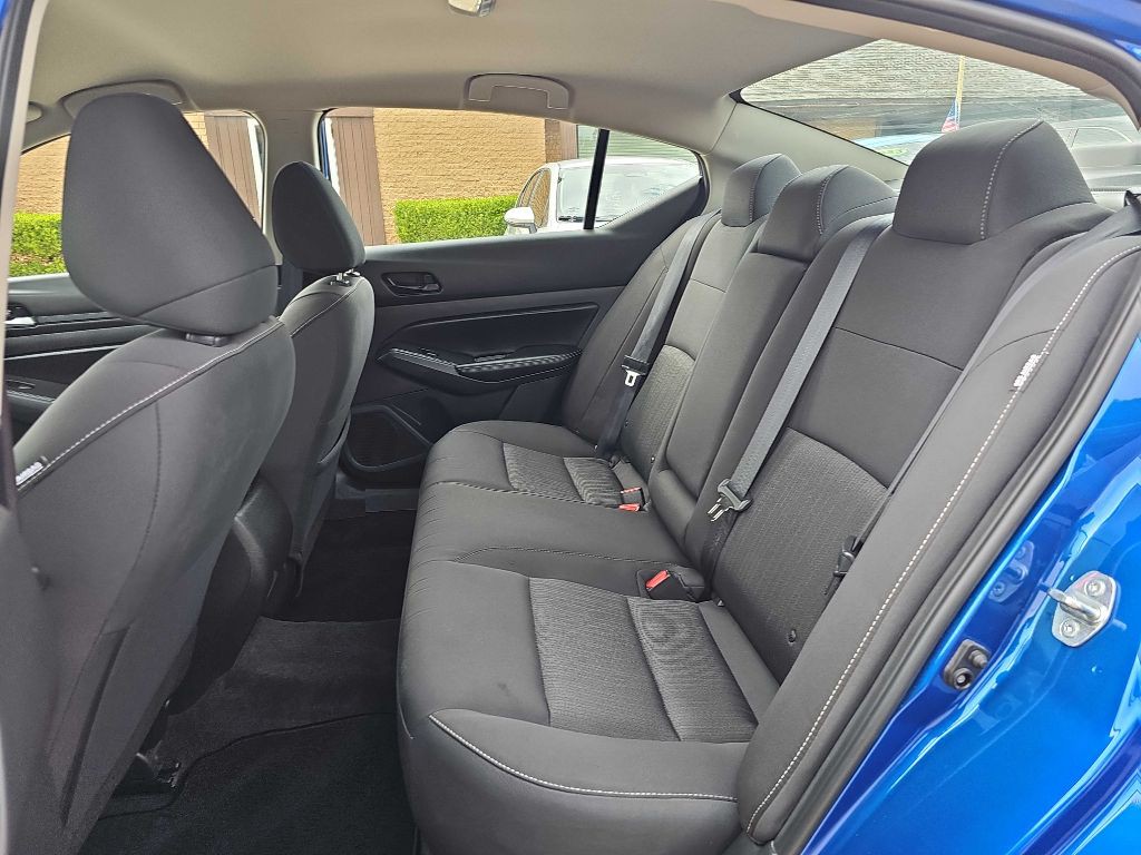 2025 Nissan Altima Image 16