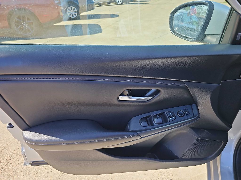 2023 Nissan Sentra Image 13