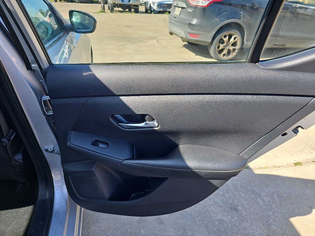2023 Nissan Sentra Image 16