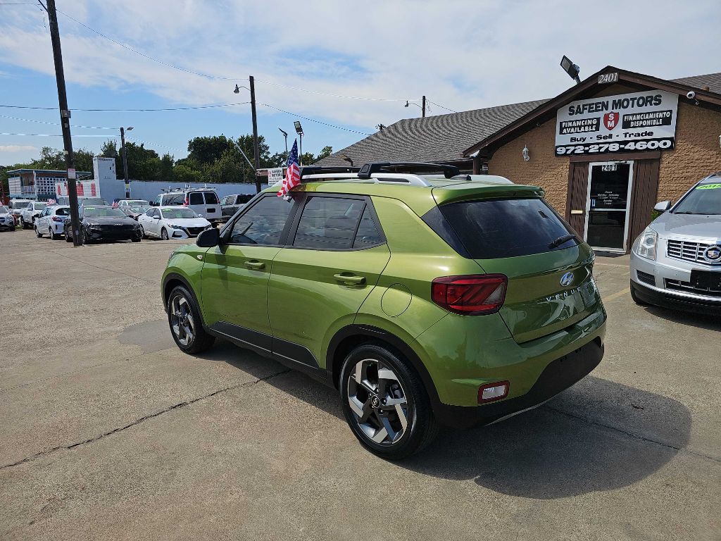 2023 Hyundai Venue Image 2