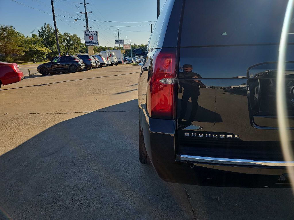 2016 Chevrolet Suburban Image 10