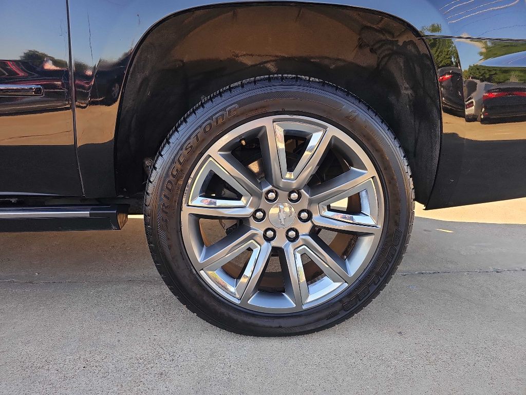 2016 Chevrolet Suburban Image 11
