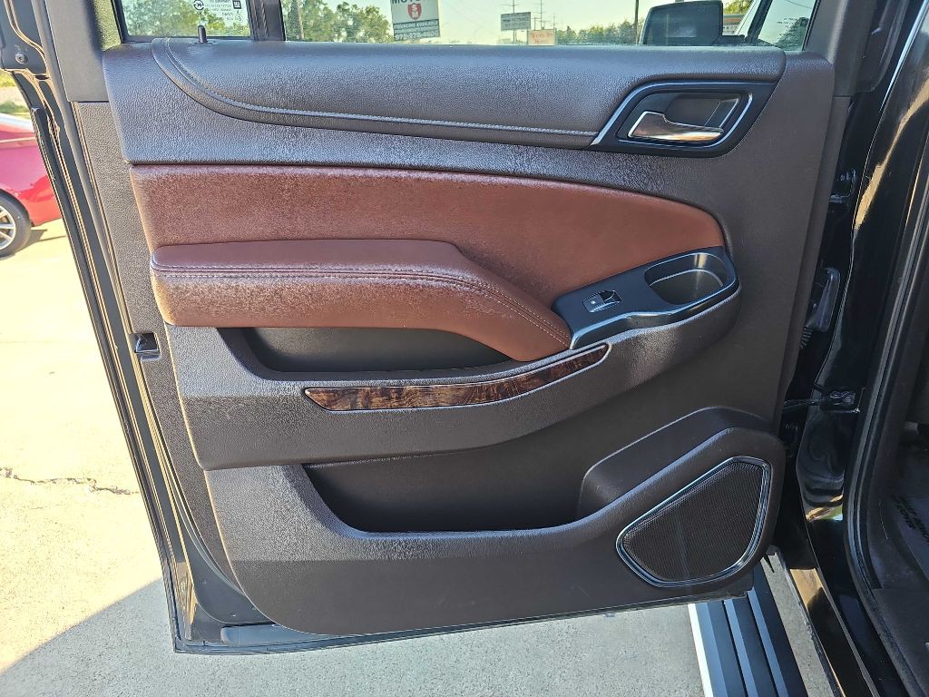 2016 Chevrolet Suburban Image 14