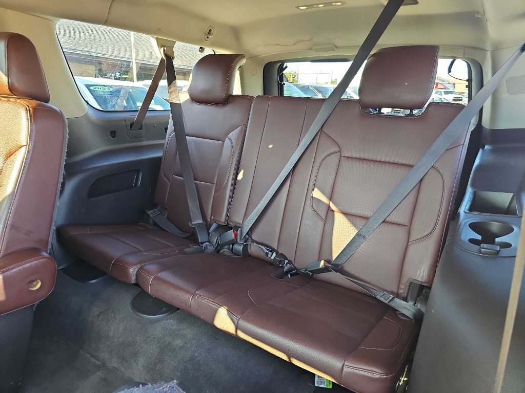 2016 Chevrolet Suburban Image 16