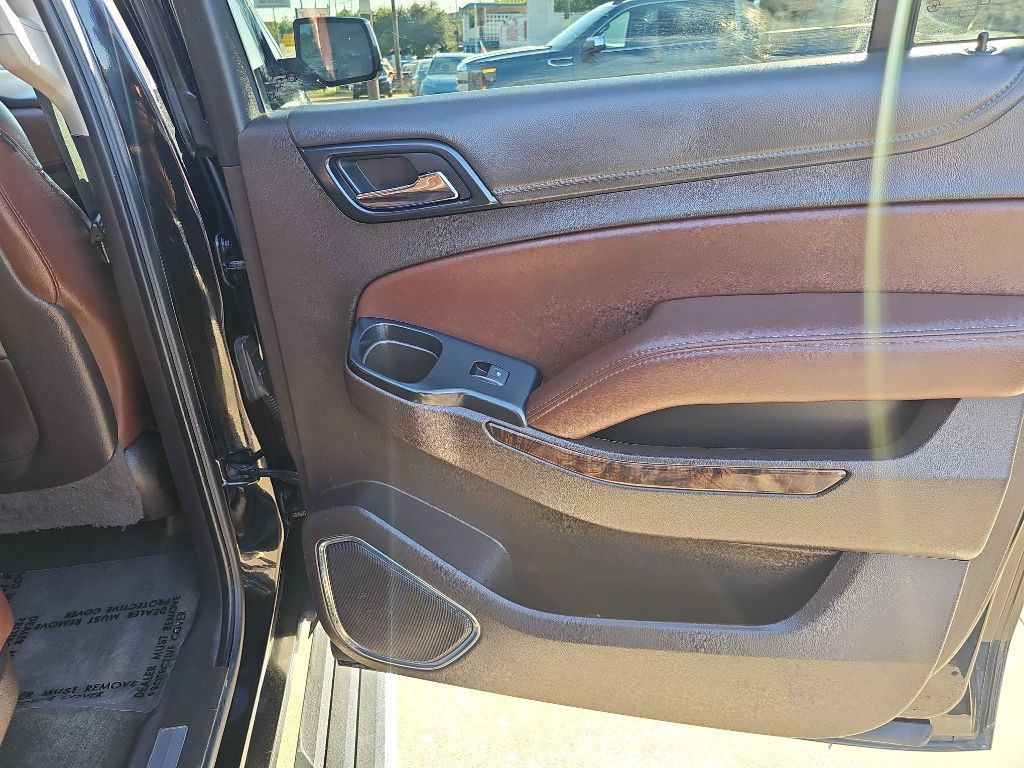 2016 Chevrolet Suburban Image 18