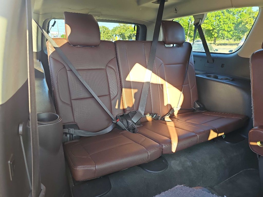 2016 Chevrolet Suburban Image 19
