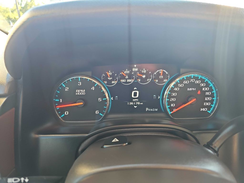 2016 Chevrolet Suburban Image 25
