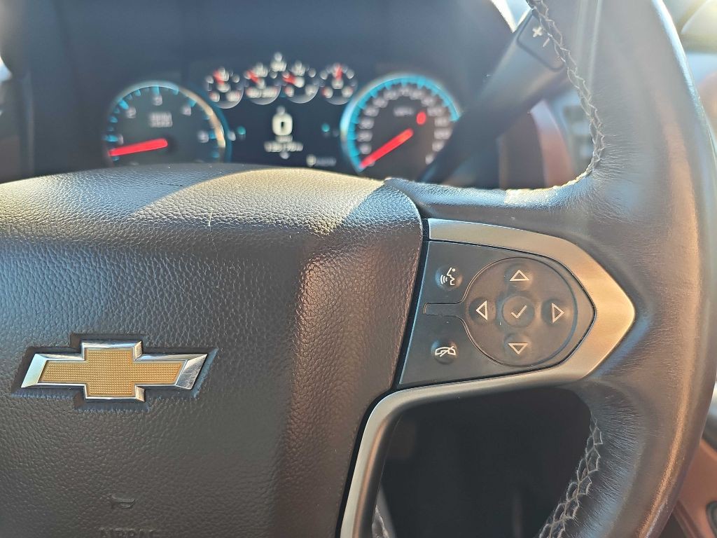 2016 Chevrolet Suburban Image 26