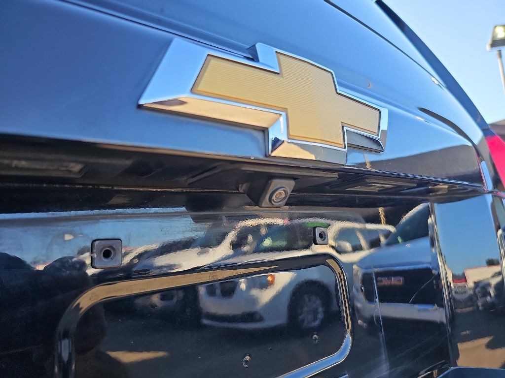 2016 Chevrolet Suburban Image 39