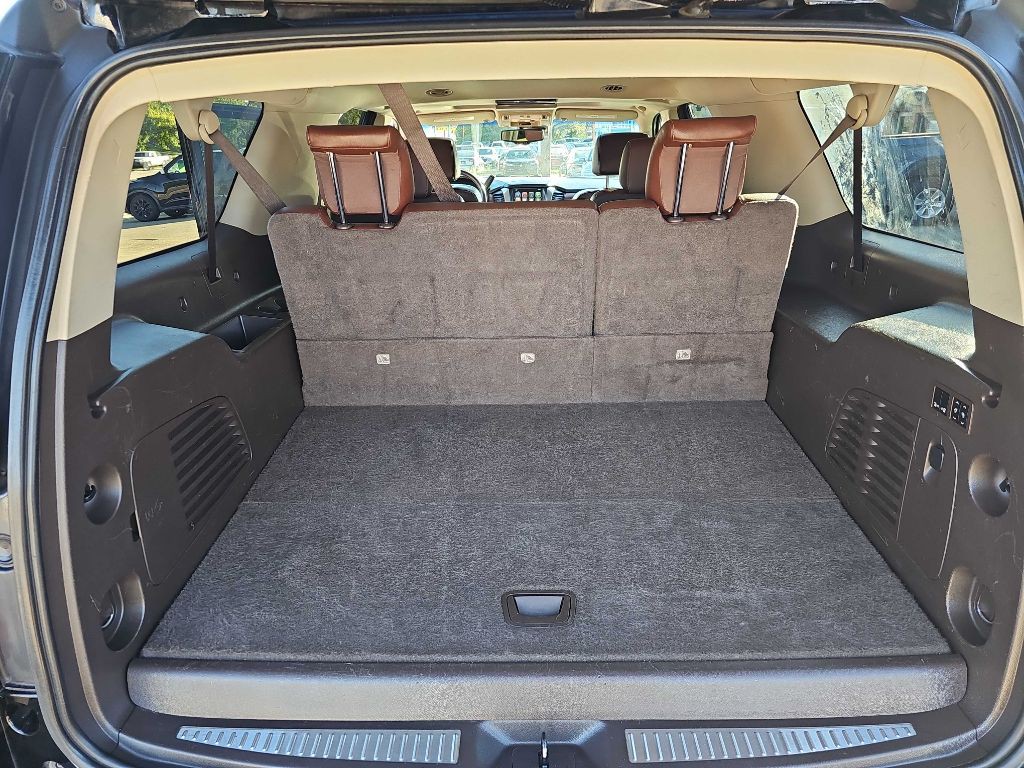 2016 Chevrolet Suburban Image 40