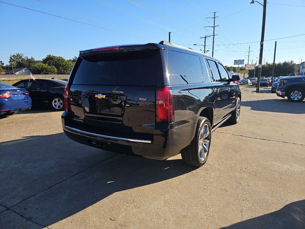 2016 Chevrolet Suburban Image 3