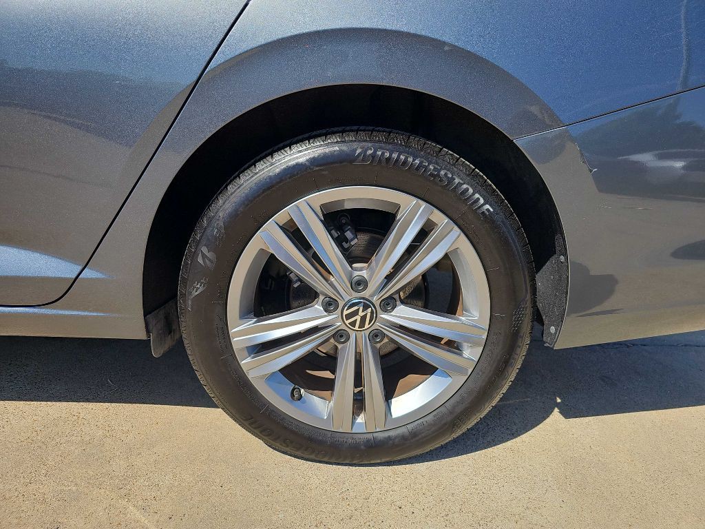 2024 Volkswagen Jetta Image 11