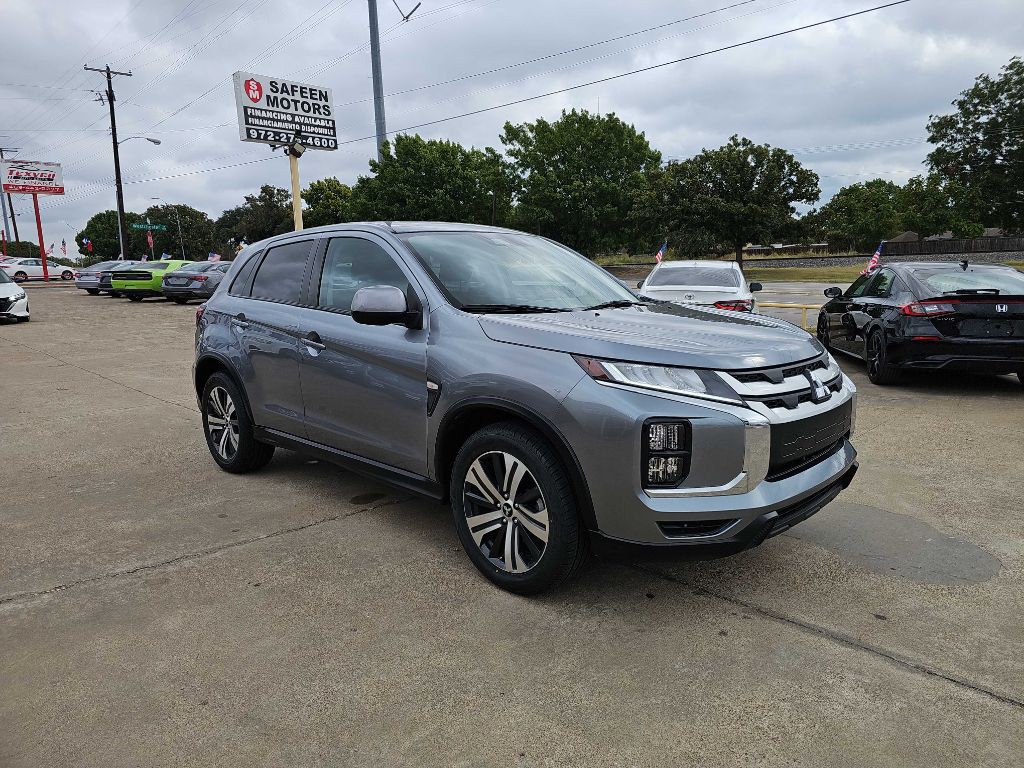 2024 Mitsubishi Outlander Image 1
