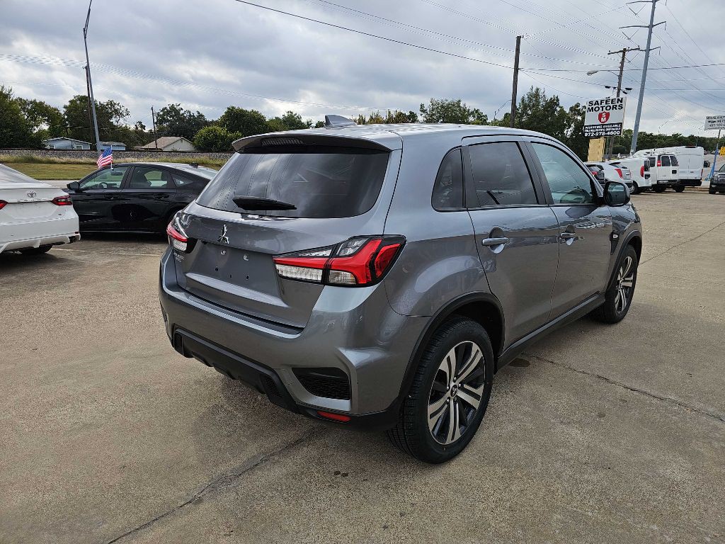 2024 Mitsubishi Outlander Image 4