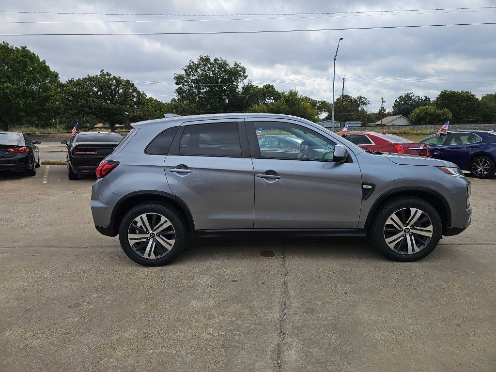 2024 Mitsubishi Outlander Image 5
