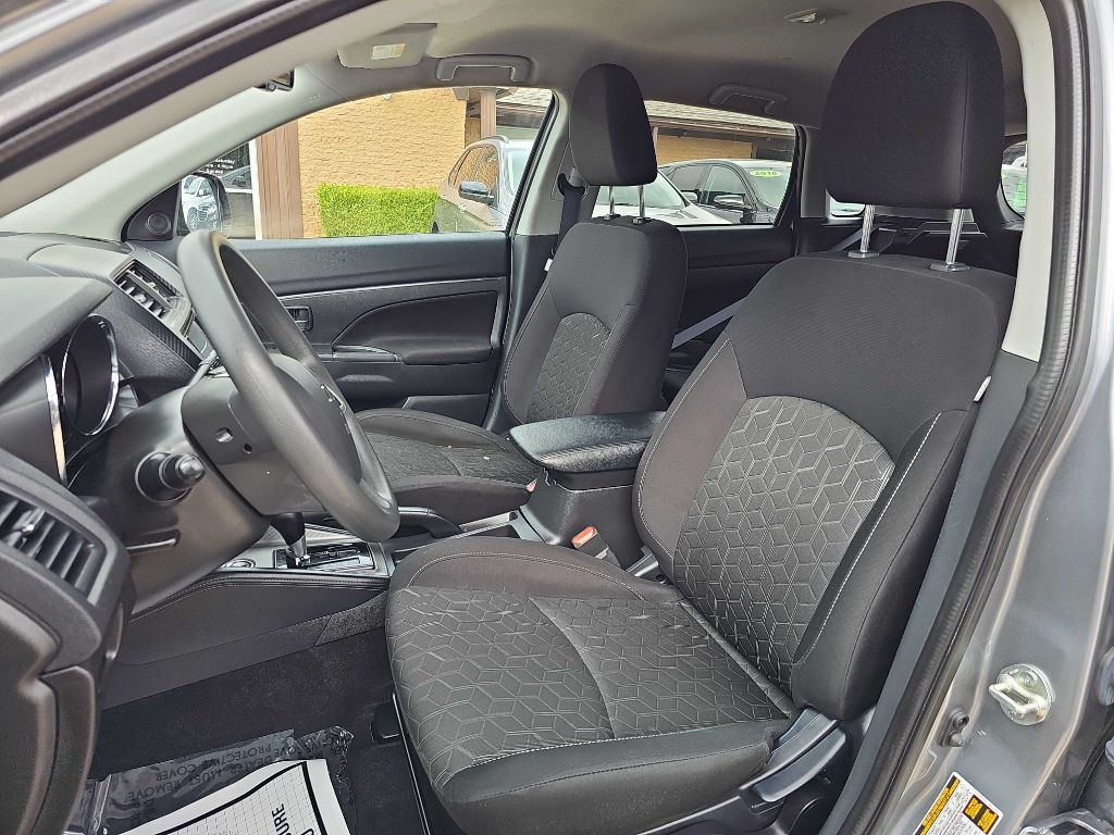 2024 Mitsubishi Outlander Image 13