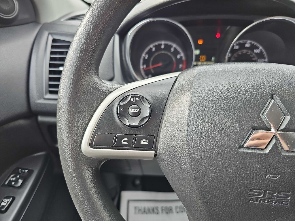 2024 Mitsubishi Outlander Image 23