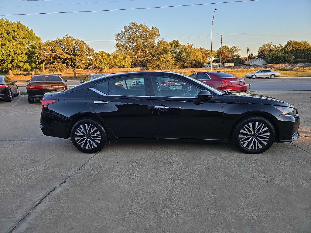 2024 Nissan Altima Image 5