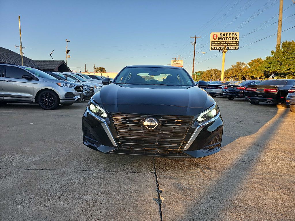 2024 Nissan Altima Image 8