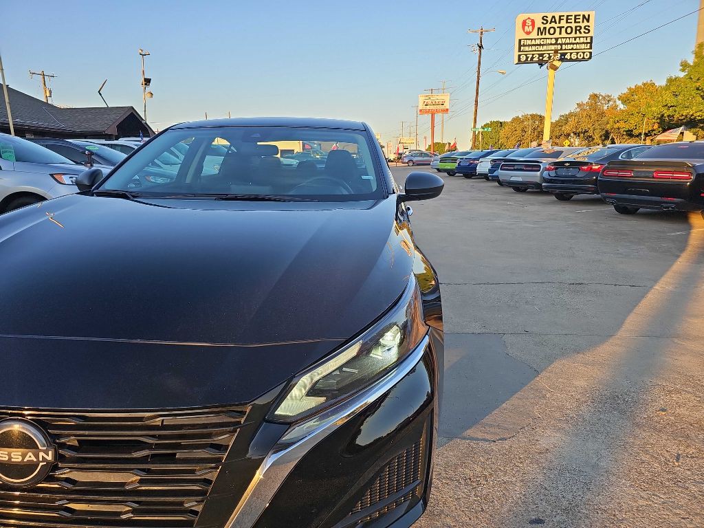 2024 Nissan Altima Image 9