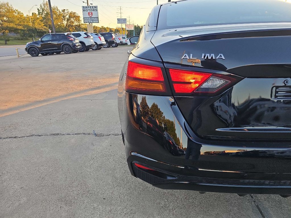 2024 Nissan Altima Image 10