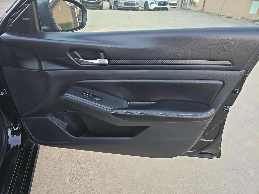 2024 Nissan Altima Image 18