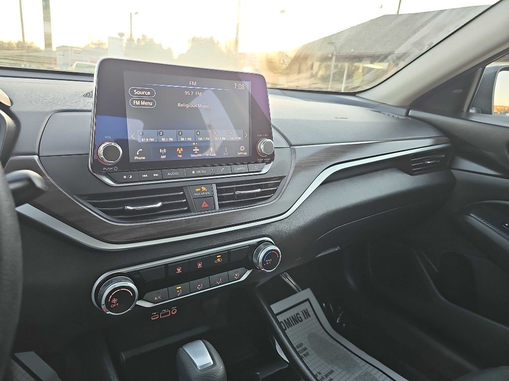 2024 Nissan Altima Image 28