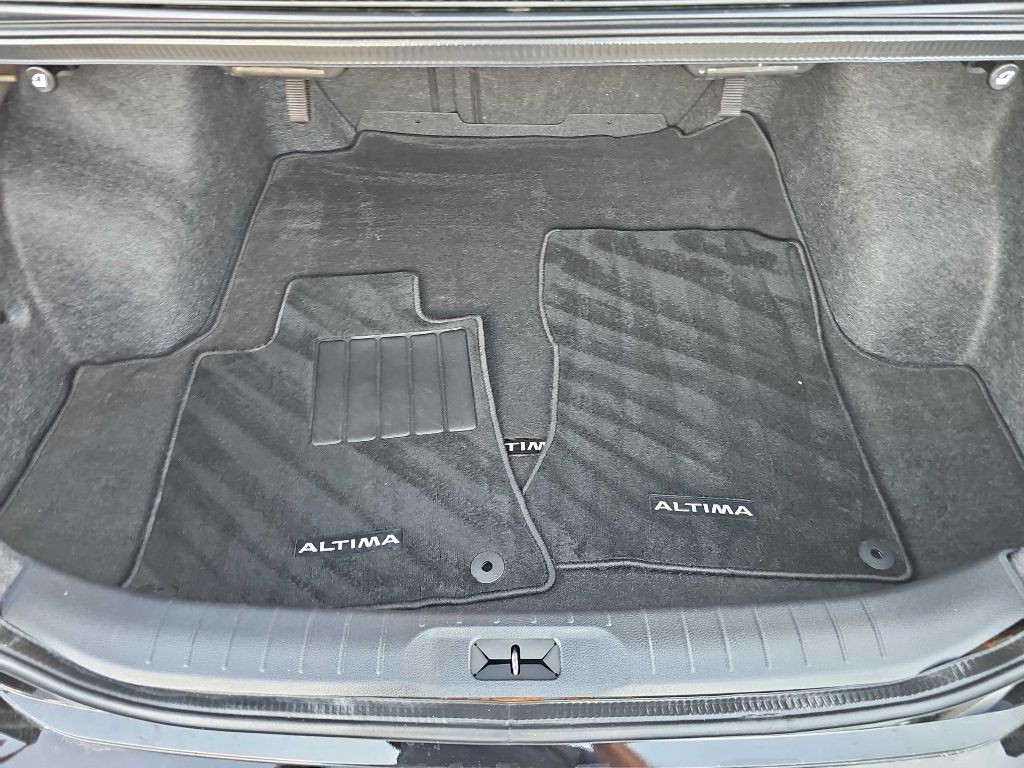 2024 Nissan Altima Image 36