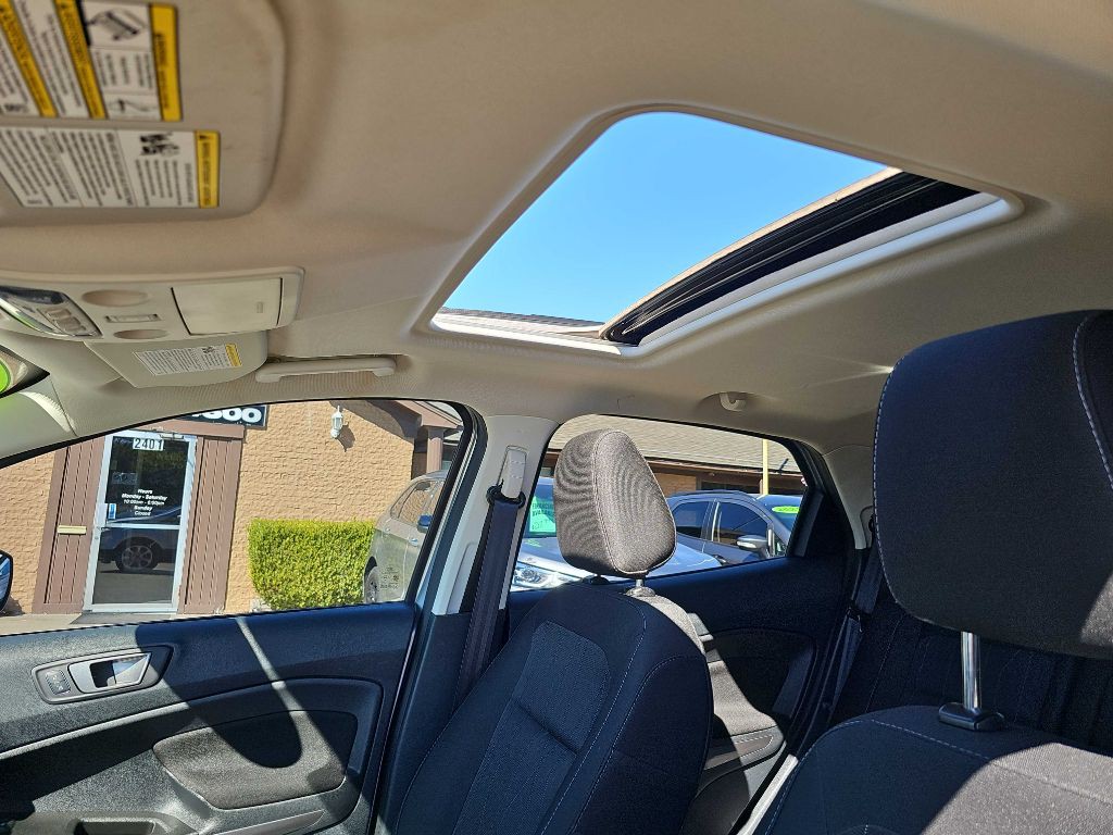 2021 Ford Econoline Image 34