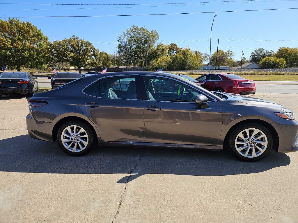 2023 Toyota Camry Image 3