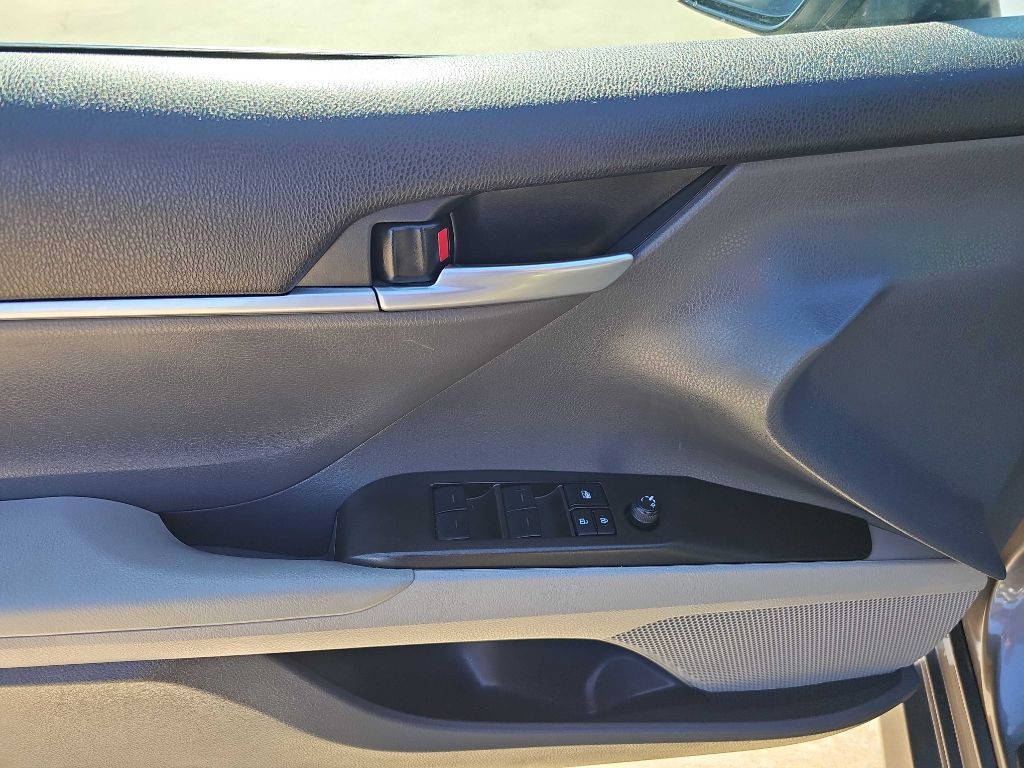 2023 Toyota Camry Image 19