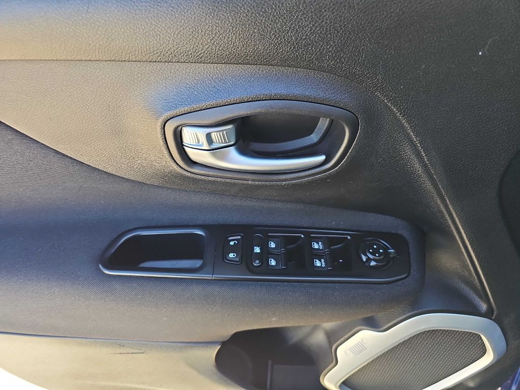 2018 Jeep Renegade Image 20