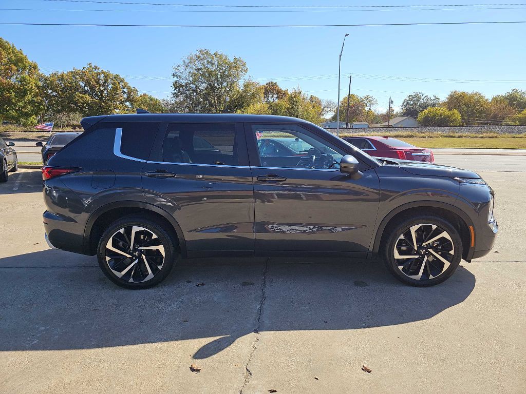 2024 Mitsubishi Outlander Image 5