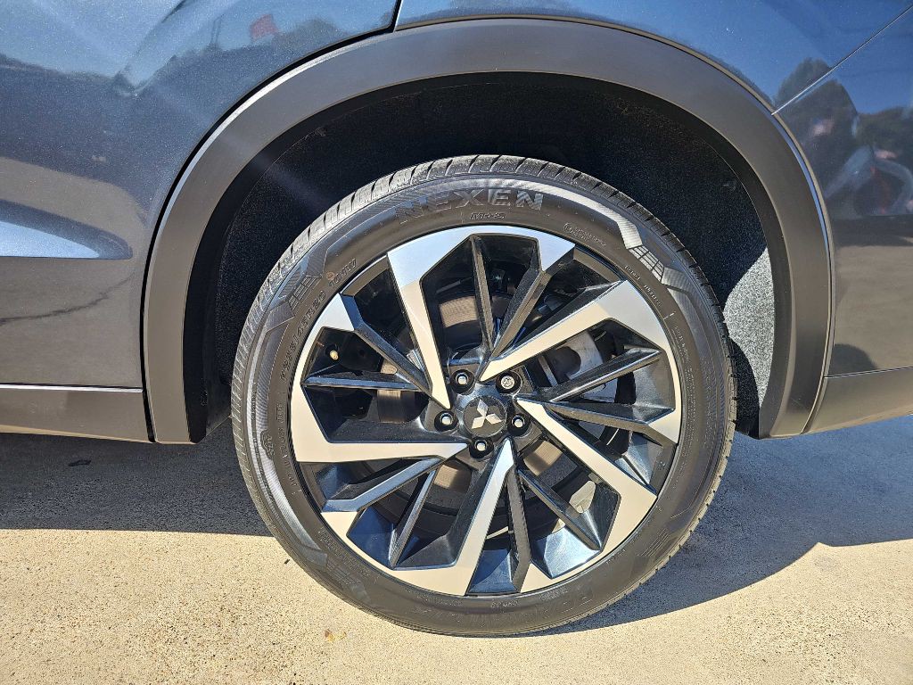 2024 Mitsubishi Outlander Image 12