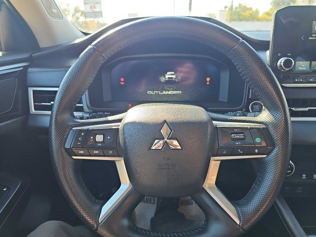 2024 Mitsubishi Outlander Image 22