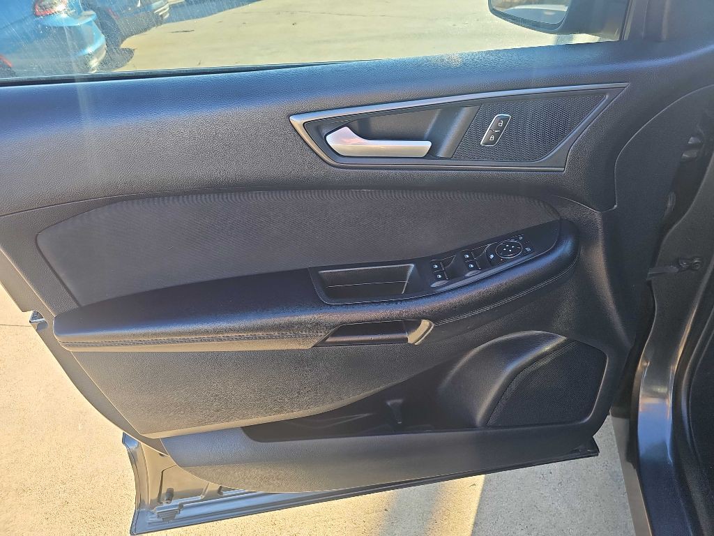 2018 Ford Edge Image 12