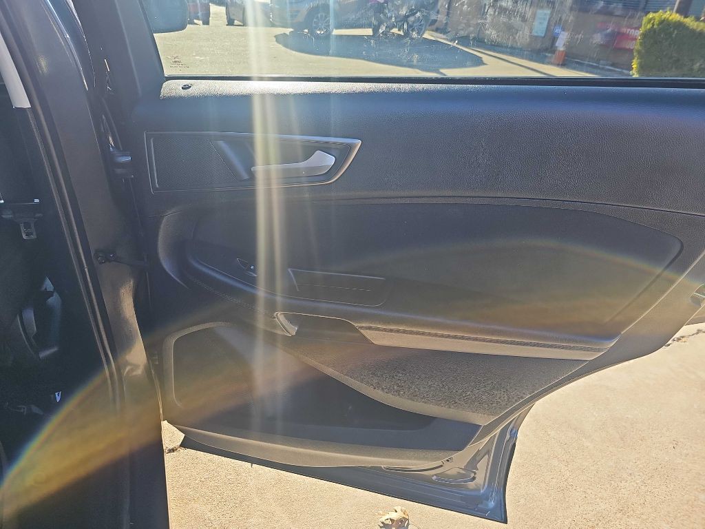 2018 Ford Edge Image 14